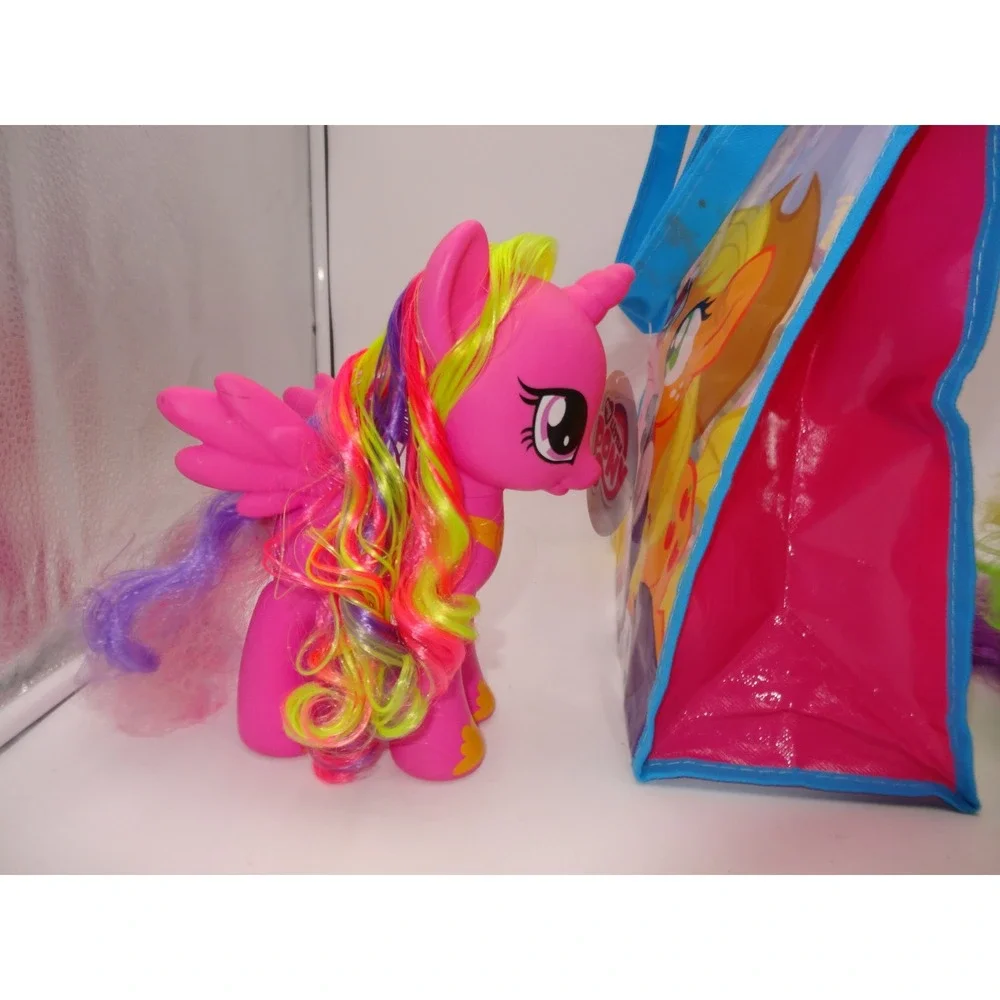 My Little Pony Princess Cadance and Rainbow Dash Figures and Tote Bag Set